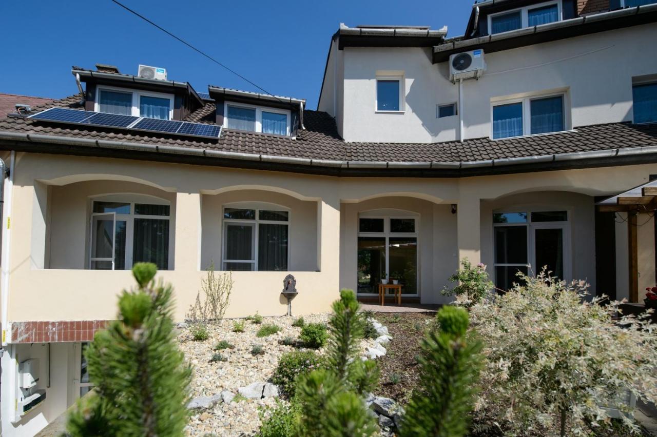 Hotel Illaberek Panzió Eger Exterior foto